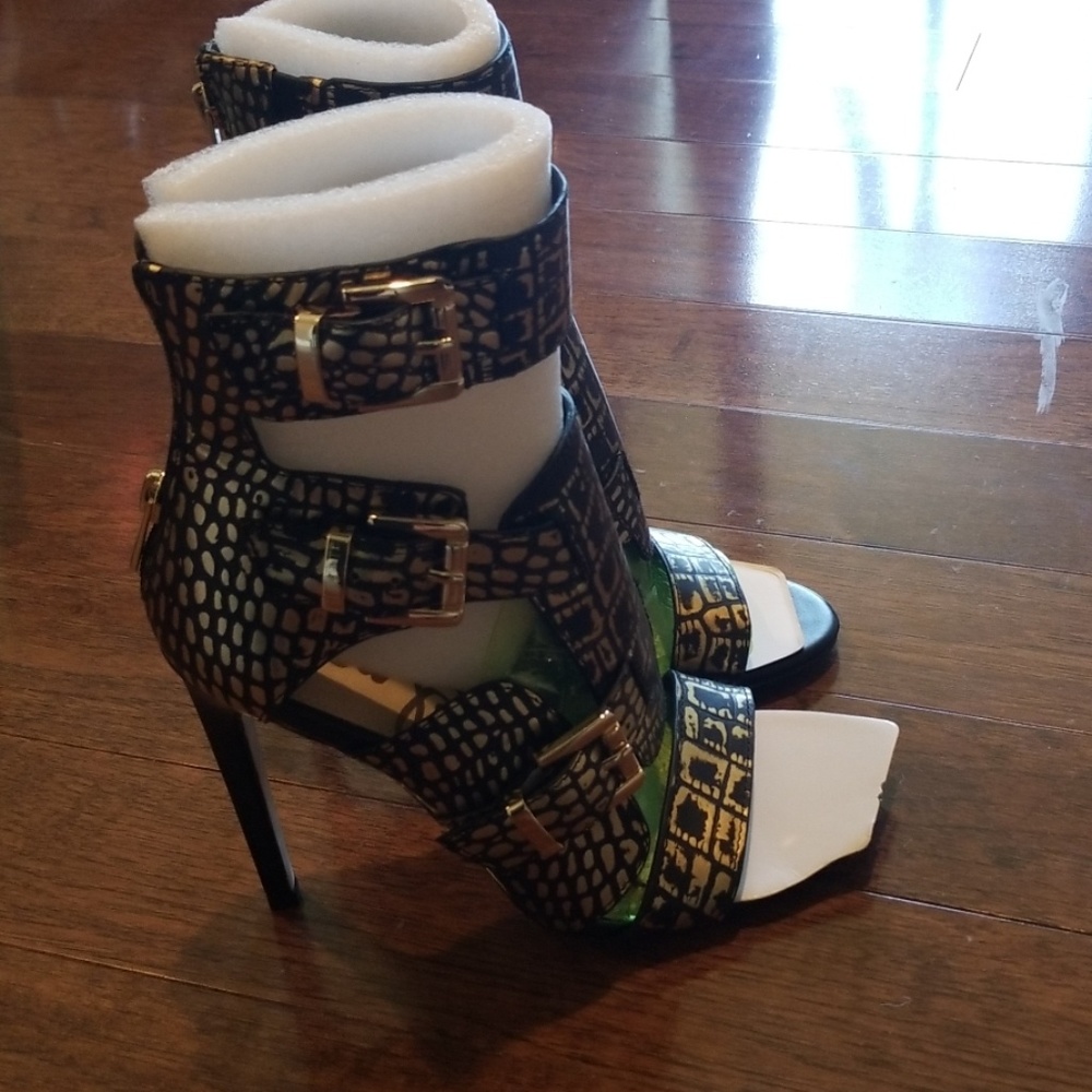Brand New Sam Edelman Perth Bronze sandal metallic *never worn*